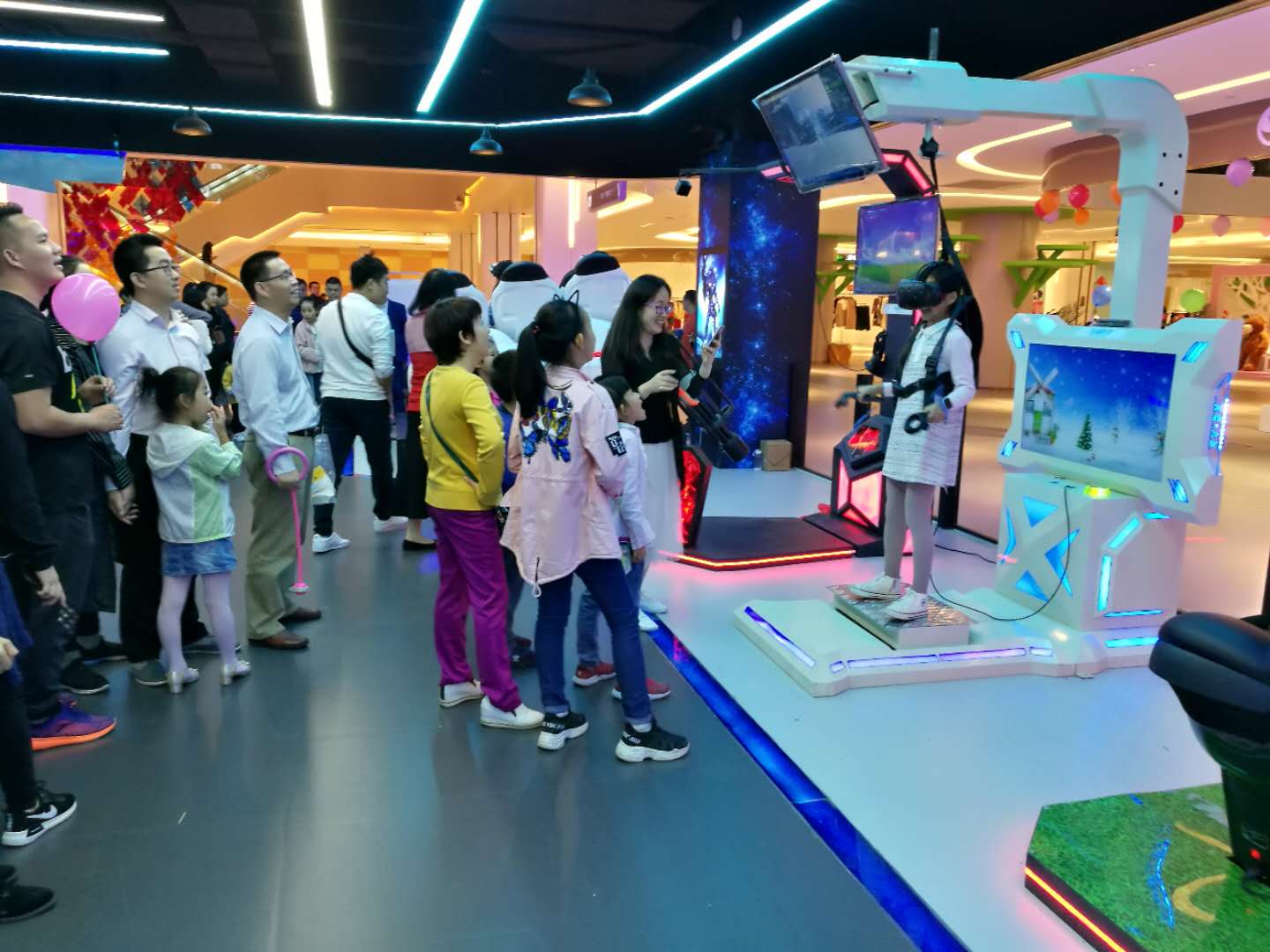东莞家汇购物广场VR体验馆 (4).jpg